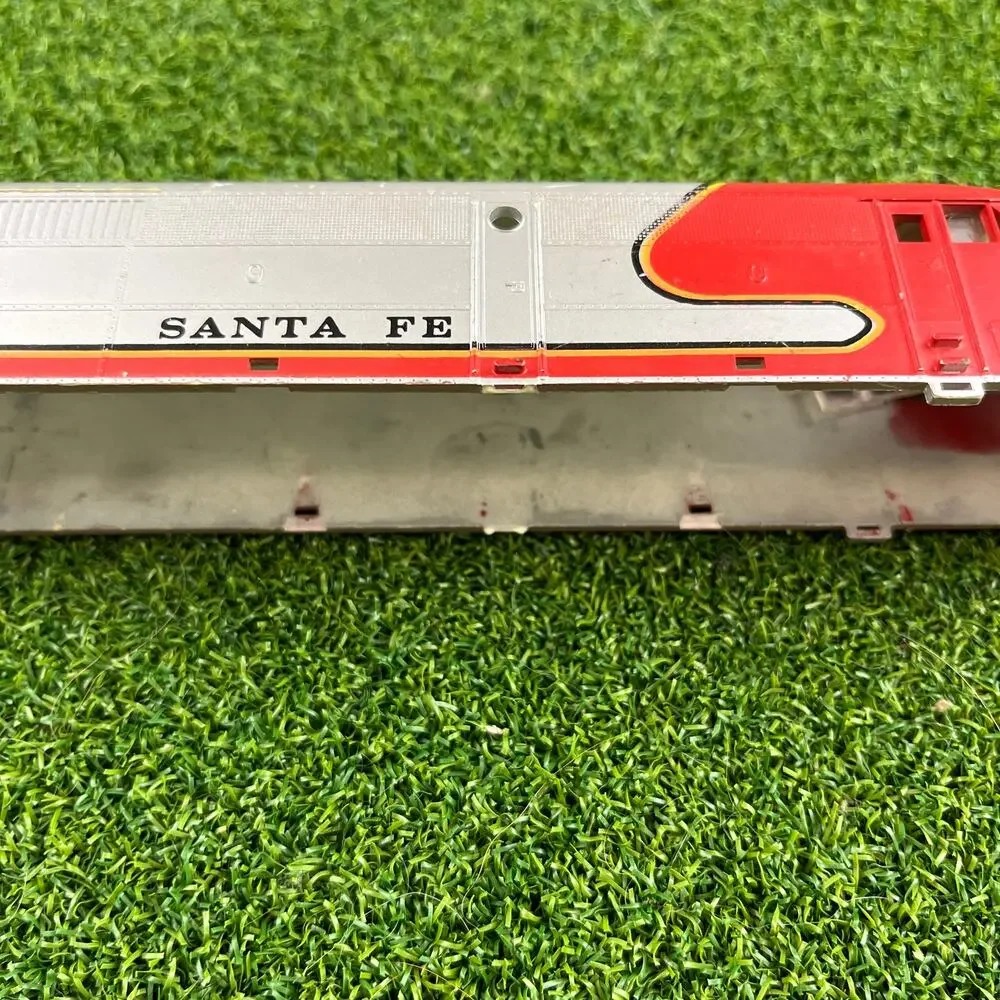 Vintage Model Power HO Scale Santa Fe F3 Diesel Locomotive Shell